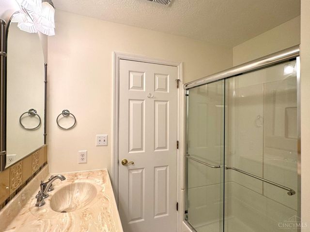 1411 Garden Place, Sharonville, OH 45246