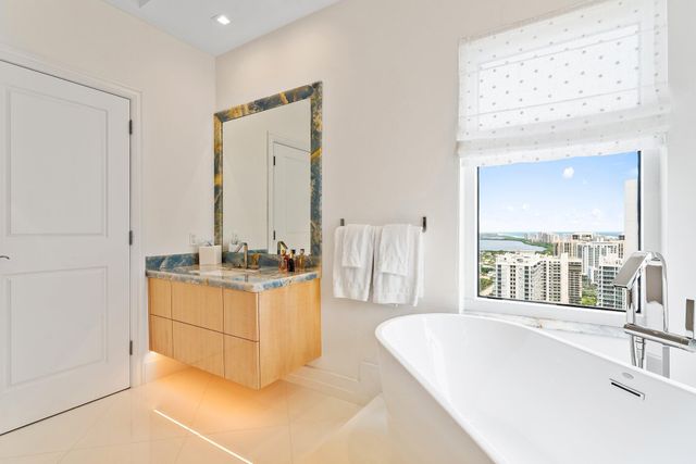 2700 N Ocean Drive Ph-1b, Riviera Beach, FL 33404