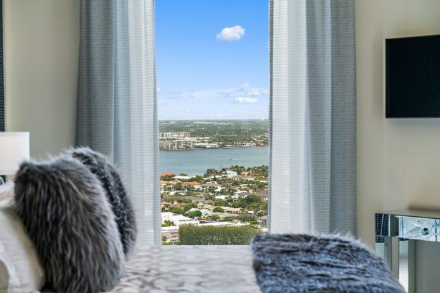 2700 N Ocean Drive Ph-1b, Riviera Beach, FL 33404