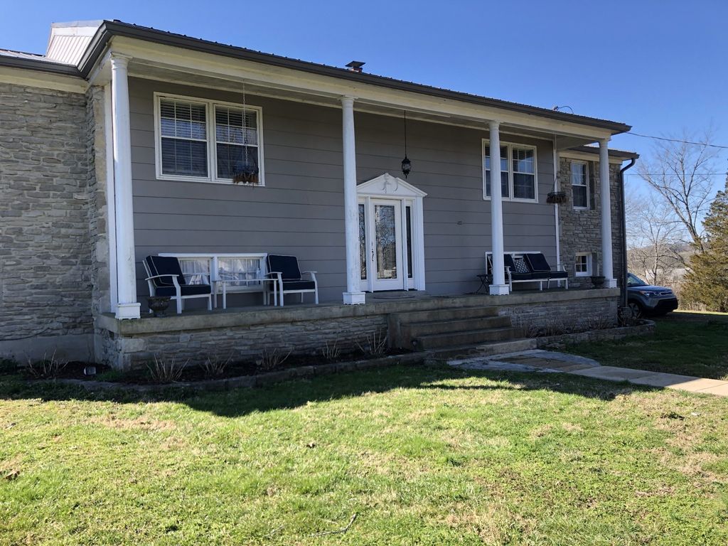 103 Easley Dr, Fayetteville, TN 37334