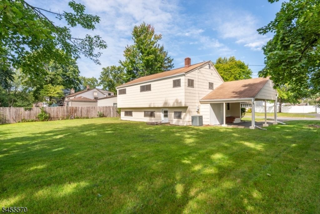 8 John St, Lincoln Park Boro, NJ 07035 — photo 4