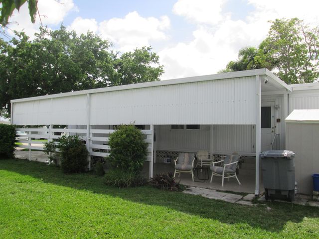 4261 Meadow View Drive, Boynton Beach, FL 33436