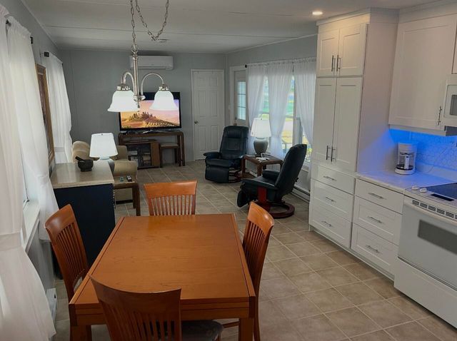 4261 Meadow View Drive, Boynton Beach, FL 33436