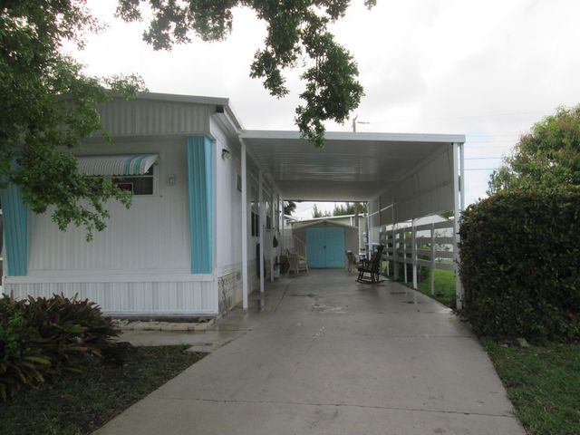 4261 Meadow View Drive, Boynton Beach, FL 33436