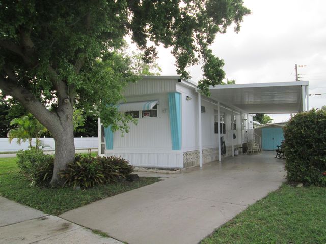 4261 Meadow View Drive, Boynton Beach, FL 33436
