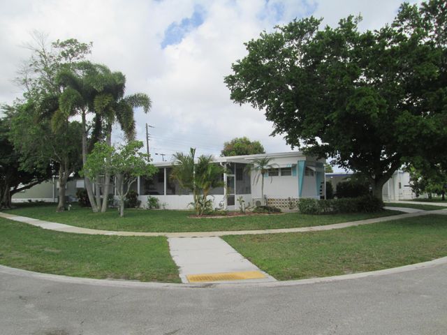 4261 Meadow View Drive, Boynton Beach, FL 33436