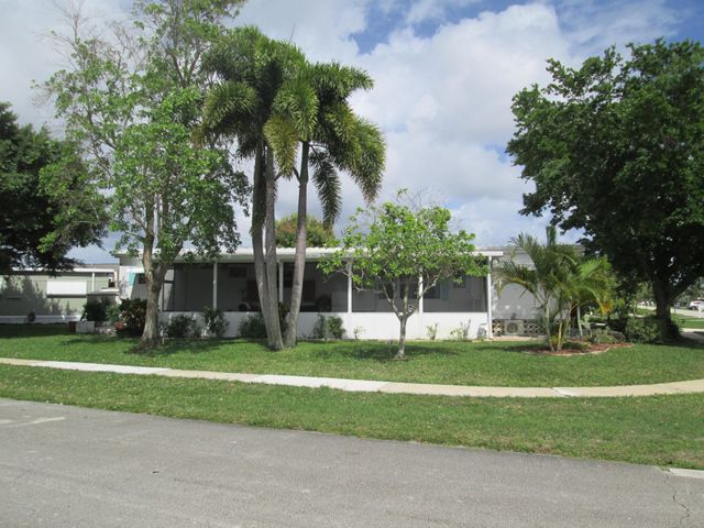 4261 Meadow View Drive, Boynton Beach, FL 33436