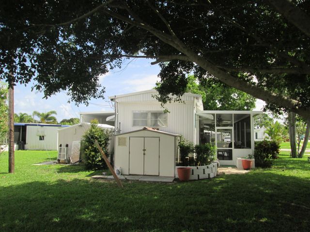 4261 Meadow View Drive, Boynton Beach, FL 33436