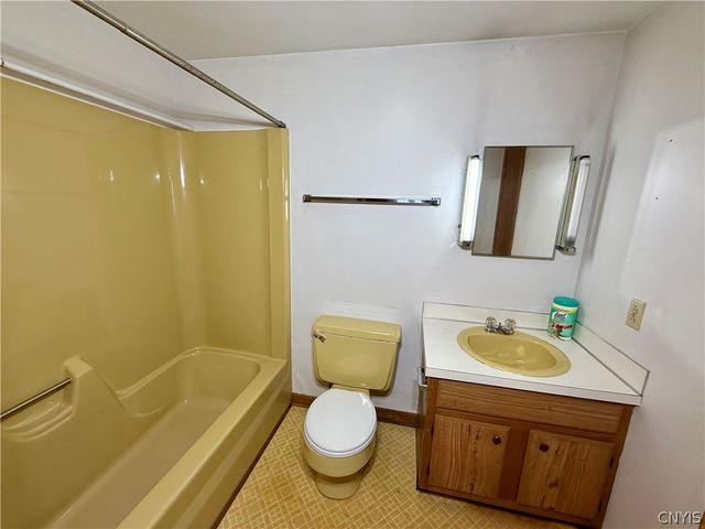 2582 Pompey Hollow Road, Pompey, NY 13035