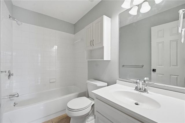 4811 NW 57th Court, Kansas City, MO 64151