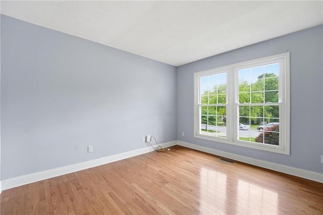 4811 NW 57th Court, Kansas City, MO 64151