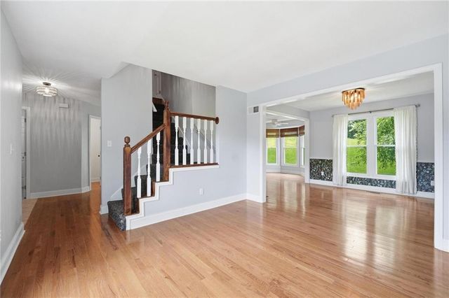 4811 NW 57th Court, Kansas City, MO 64151