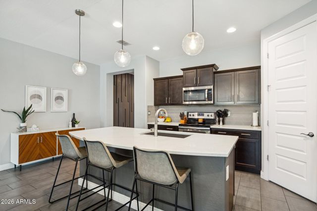 10915 E TRAVERTINE Avenue, Mesa, AZ 85212