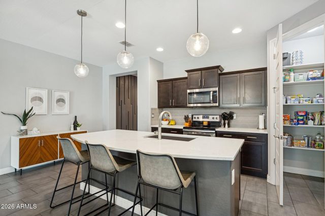 10915 E TRAVERTINE Avenue, Mesa, AZ 85212