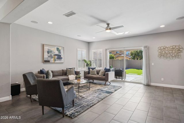 10915 E TRAVERTINE Avenue, Mesa, AZ 85212