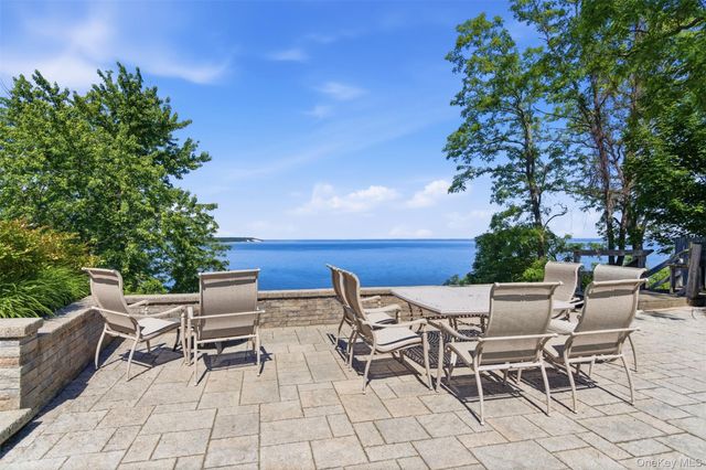 54 Westview Road, Northport, NY 11768