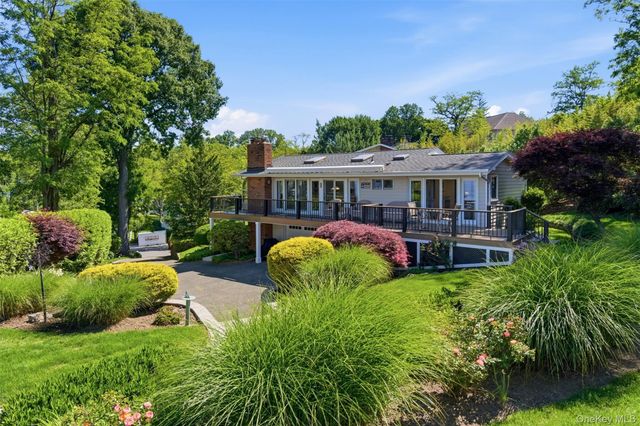 54 Westview Road, Northport, NY 11768