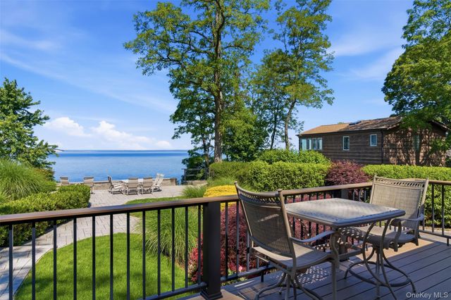 54 Westview Road, Northport, NY 11768