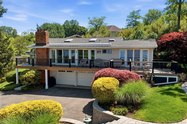 54 Westview Road, Northport, NY 11768
