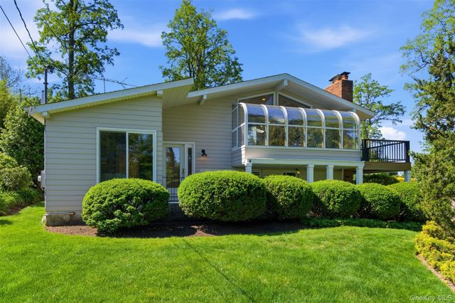 54 Westview Road, Northport, NY 11768