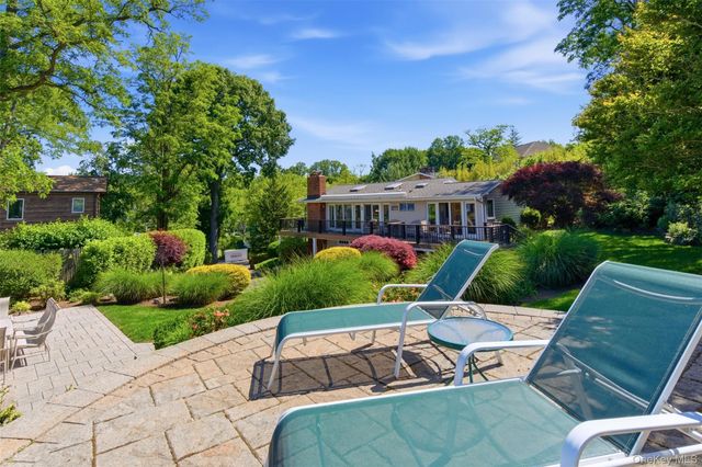 54 Westview Road, Northport, NY 11768