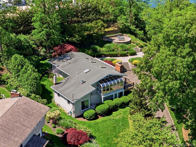 54 Westview Road, Northport, NY 11768