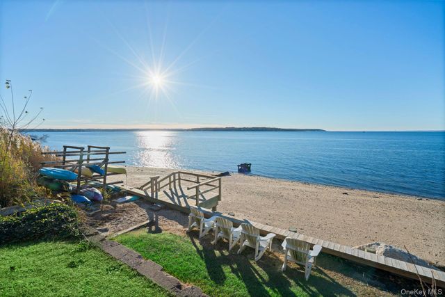 54 Westview Road, Northport, NY 11768