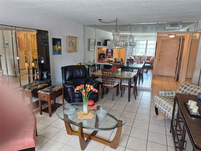 330 SE 2nd St 202E, Hallandale Beach, FL 33009