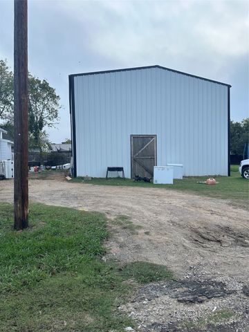 301 11th Avenue, Mineral Wells, TX 76067