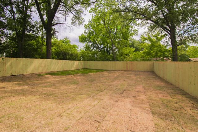 1218 Booker, Longview, TX 75602