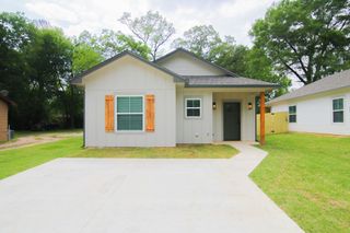 1218 Booker, Longview, TX 75602
