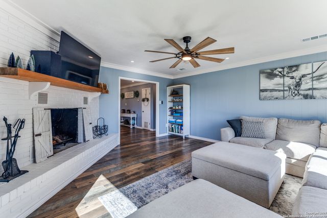 1646 County Road 438, Stockdale, TX 78160