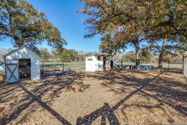 1646 County Road 438, Stockdale, TX 78160