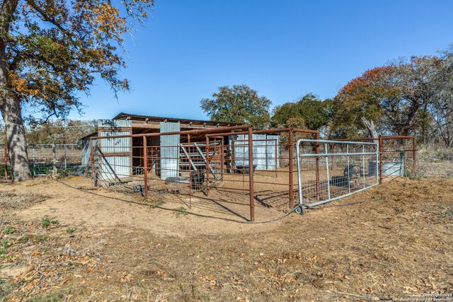 1646 County Road 438, Stockdale, TX 78160