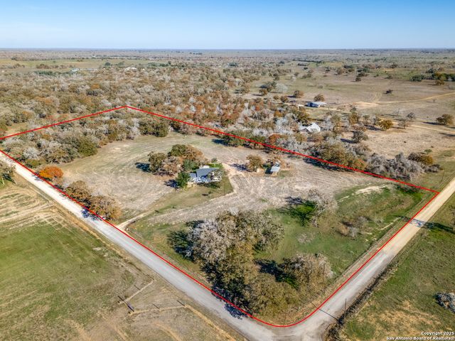 1646 County Road 438, Stockdale, TX 78160