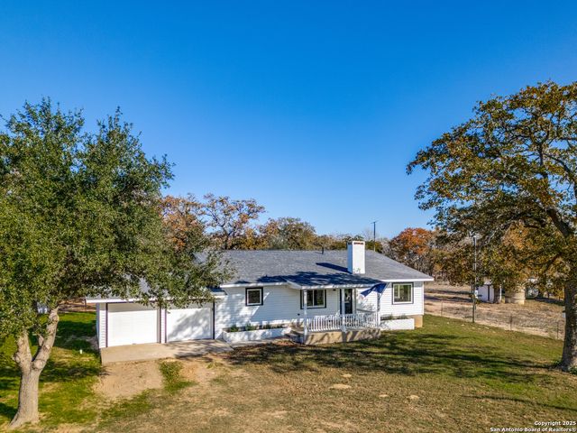 1646 County Road 438, Stockdale, TX 78160
