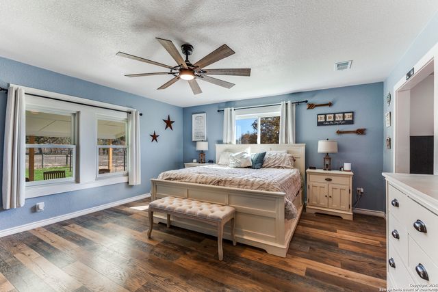 1646 County Road 438, Stockdale, TX 78160