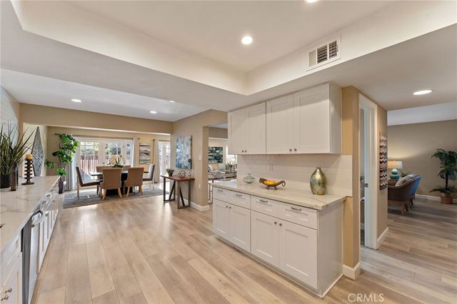 21 Queens Wreath, Irvine, CA 92612