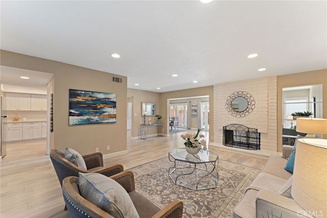 21 Queens Wreath, Irvine, CA 92612