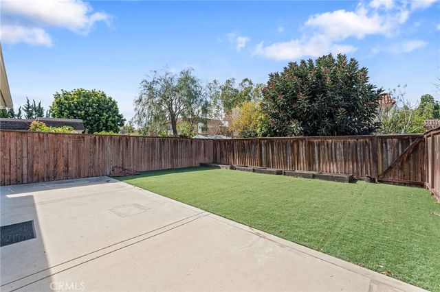 21 Queens Wreath, Irvine, CA 92612