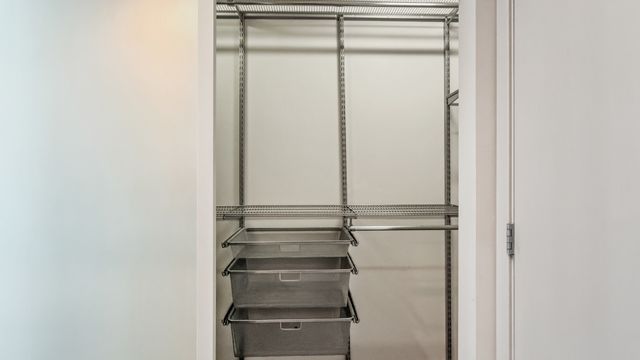 500 W Superior Street 2002, Chicago, IL 60654