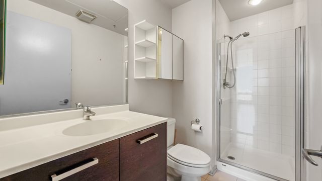 500 W Superior Street 2002, Chicago, IL 60654