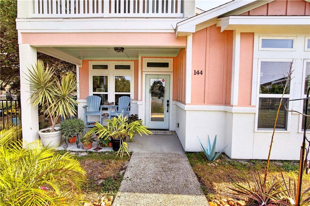144 Lavaca Cir, Rockport, TX 78382 — exterior