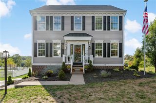 1030 Greenfield Dr, Cecil, PA 15317