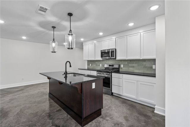 86 W Watson Lane, Farmington, AR 72730