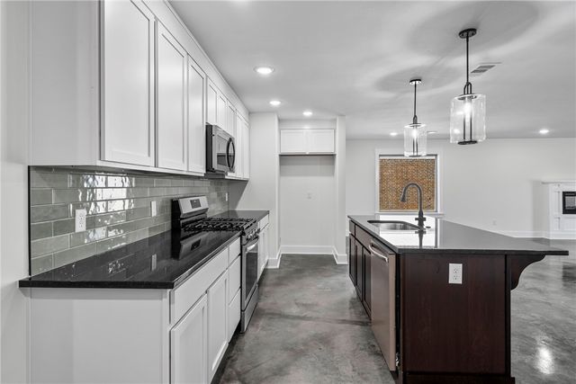 86 W Watson Lane, Farmington, AR 72730