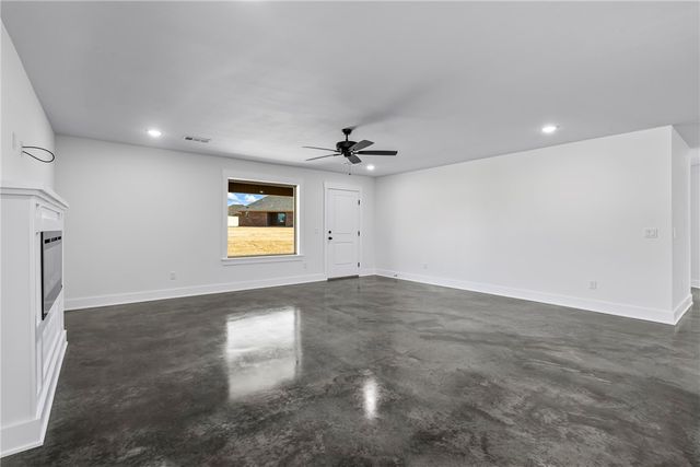 86 W Watson Lane, Farmington, AR 72730