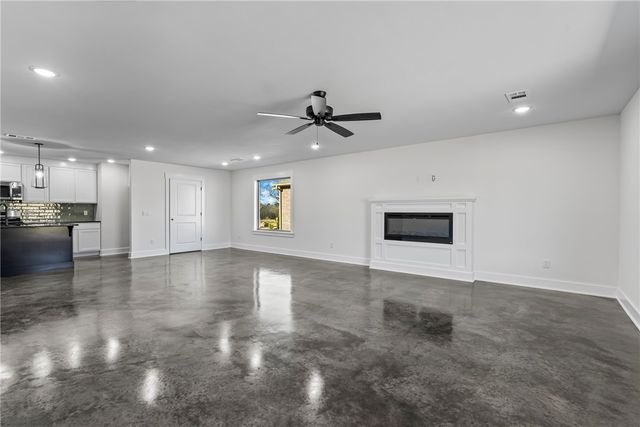 86 W Watson Lane, Farmington, AR 72730