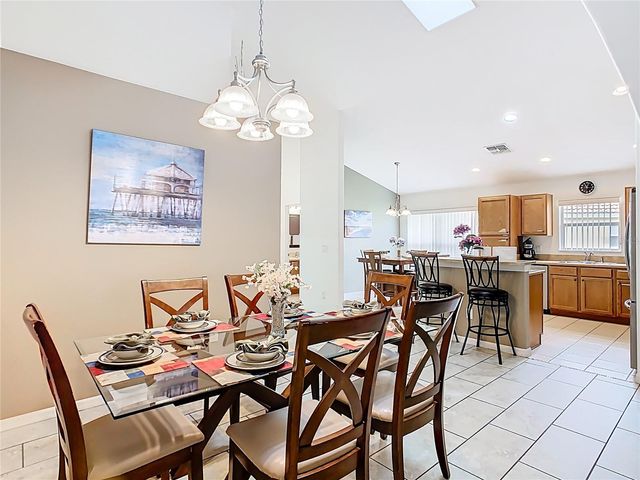 512 VIOLA DR, Davenport, FL 33837