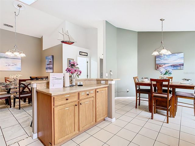 512 VIOLA DR, Davenport, FL 33837